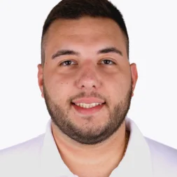 saradnik za tehničku podršku<br><strong>Nikola Radovančević</strong>